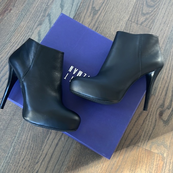 New - Stuart Weitzman Ankle Boots - size 7 - Picture 3 of 9